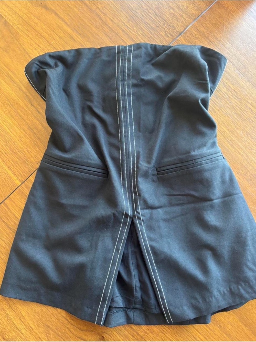 DISSH SUKI BLACK STRAPLESS TOP